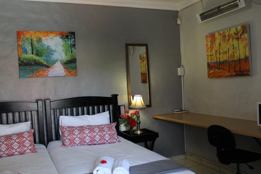 3 Liebeloft Guest House Іденвейл Екстер'єр фото
