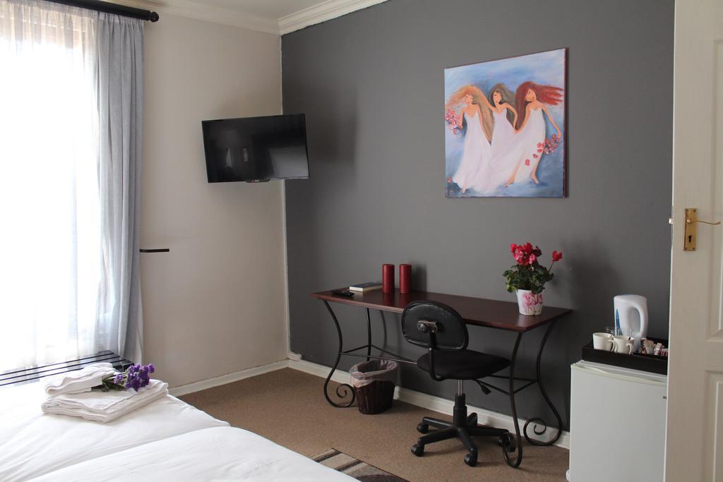 3 Liebeloft Guest House Іденвейл Екстер'єр фото