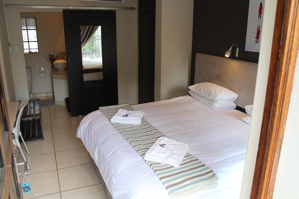 3 Liebeloft Guest House Іденвейл Екстер'єр фото